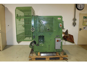 Paper cutting machine