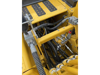 Crawler excavator Komatsu PC220-8: picture 5