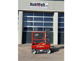 Vertical mast lift SKYJACK