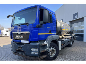 Tanker truck MAN TGS 26.400