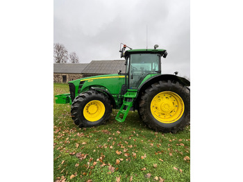 Farm tractor JOHN DEERE 8530