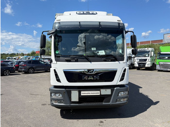 Curtain side truck MAN TGM 15.290