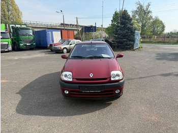 Saloon car RENAULT