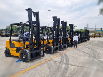 New Forklift HYUNDAI 35DE-7: picture 5 New Forklift HYUNDAI 35DE-7: picture 5