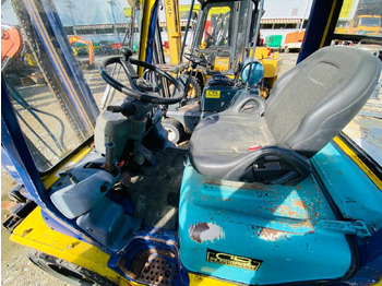 Diesel forklift KOMATSU Chariot élévateur diesel FD30T14: picture 5