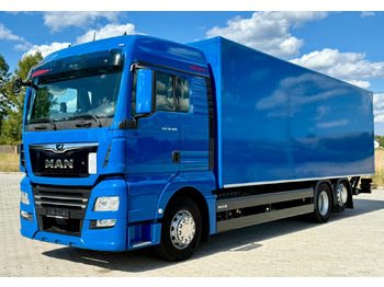 Box truck MAN TGX 26.420 / KONTENER / WINDA / 8.5 M DŁUGOŚCI / 21 EUROPALET / 6x2 / 3 OŚ PODNOSZONA I SKRĘTNA / ŁADOWNOŚĆ 14 415 KG / 2018 ROK / Z NIEMIEC: picture 2 Box truck MAN TGX 26.420 / KONTENER / WINDA / 8.5 M DŁUGOŚCI / 21 EUROPALET / 6x2 / 3 OŚ PODNOSZONA I SKRĘTNA / ŁADOWNOŚĆ 14 415 KG / 2018 ROK / Z NIEMIEC: picture 2