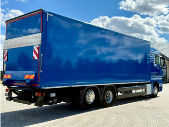 Box truck MAN TGX 26.420 / KONTENER / WINDA / 8.5 M DŁUGOŚCI / 21 EUROPALET / 6x2 / 3 OŚ PODNOSZONA I SKRĘTNA / ŁADOWNOŚĆ 14 415 KG / 2018 ROK / Z NIEMIEC: picture 3 Box truck MAN TGX 26.420 / KONTENER / WINDA / 8.5 M DŁUGOŚCI / 21 EUROPALET / 6x2 / 3 OŚ PODNOSZONA I SKRĘTNA / ŁADOWNOŚĆ 14 415 KG / 2018 ROK / Z NIEMIEC: picture 3
