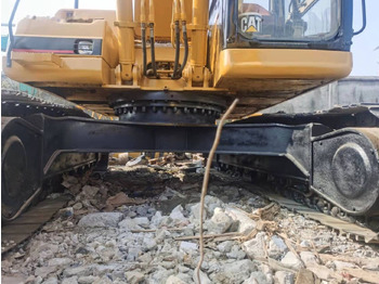 Crawler excavator CATERPILLAR 320B