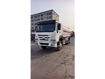 Tanker truck SINOTRUK HOWO