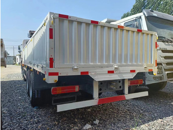 Crane truck