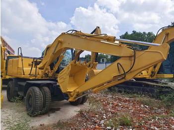 Wheel excavator KOMATSU PC130: picture 2