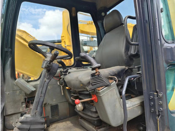 Wheel excavator KOMATSU PC130: picture 4