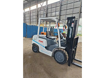Diesel forklift TCM