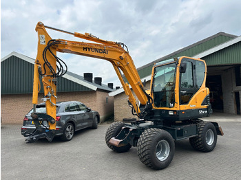 Wheel excavator HYUNDAI