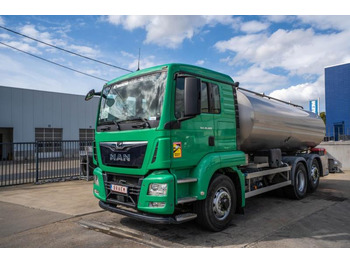 Tanker truck MAN TGS 26.460