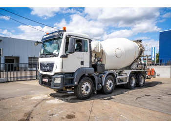 Concrete mixer truck LIEBHERR