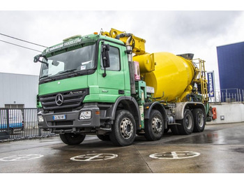 Concrete pump truck PUTZMEISTER