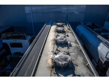 Tanker truck for transportation of food Renault PREMIUM 320 DXI+CITERNE ALIMENTAIRE ( engine problem): picture 4