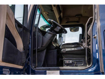 Interior photo 1: Tractor unit Mercedes ACTROS 1848 LS+E6+HYDR.
