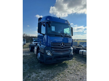 Cab chassis truck MERCEDES-BENZ Actros 1824