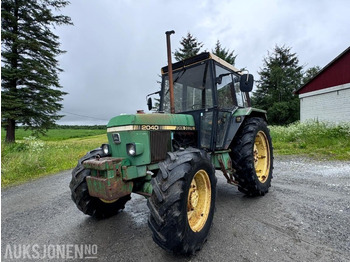 Farm tractor JOHN DEERE 2040