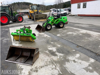 Skid steer loader AVANT