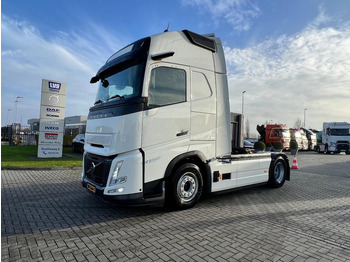 Tractor unit VOLVO FH 460