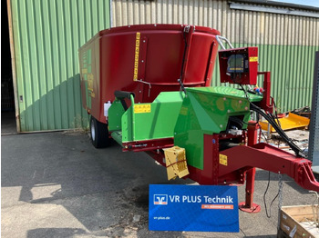 Forage mixer wagon STRAUTMANN