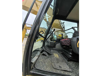 Crawler excavator CAT 320D excavator: picture 5