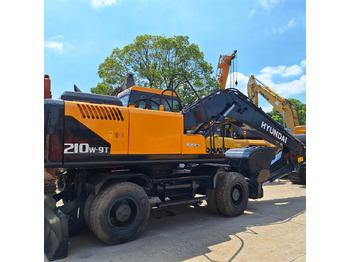Wheel excavator HYUNDAI
