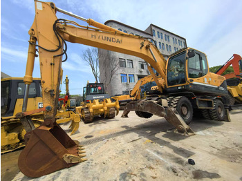 Wheel excavator HYUNDAI