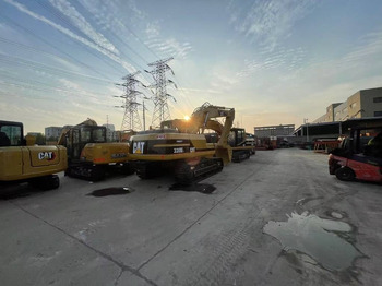 Crawler excavator CATERPILLAR 320B