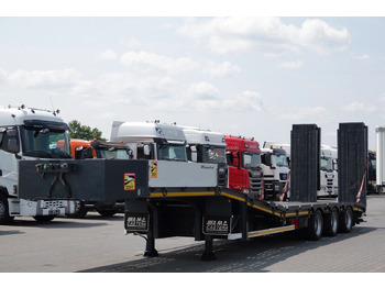 Low loader semi-trailer