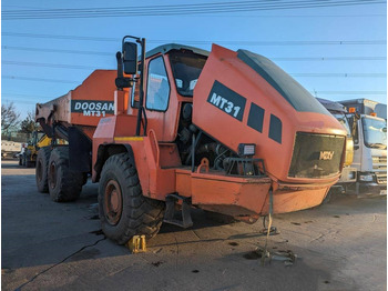 Articulated dump truck DOOSAN