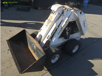 Skid steer loader