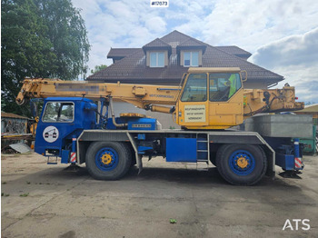 Mobile crane LIEBHERR LTM 1025