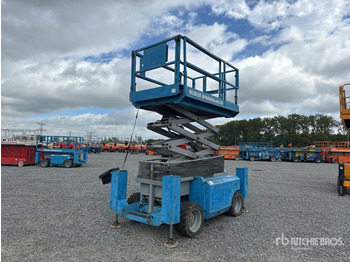 Scissor lift GENIE