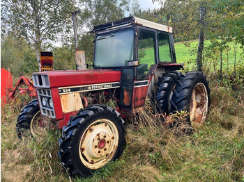 Farm tractor INTERNATIONAL