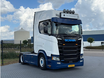 Tractor unit SCANIA S 500