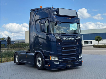 Tractor unit SCANIA S 520
