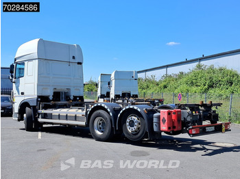 Container transporter/ Swap body truck DAF XF 450 6X2 BDF SSC Retarder 2x Tanks Liftachse Standklima LED ACC Euro 6: picture 2