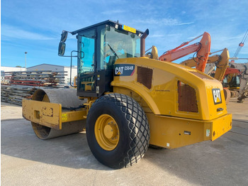Roller CATERPILLAR CS64B