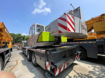 Mobile crane Zoomlion ZTC251V: picture 3