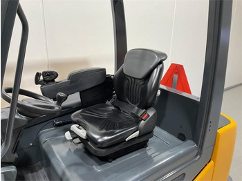 Electric forklift Jungheinrich EFG S30: picture 5 Electric forklift Jungheinrich EFG S30: picture 5