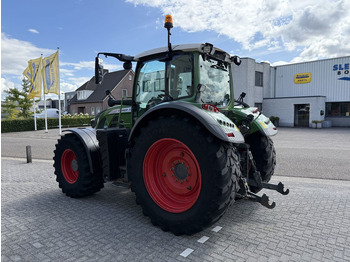 Farm tractor Fendt 724 S4 Profiplus: picture 2