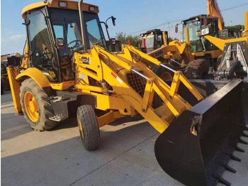 Backhoe loader