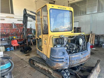 Mini excavator Volvo EC35: picture 4