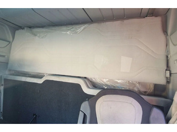 Cab and interior FORD