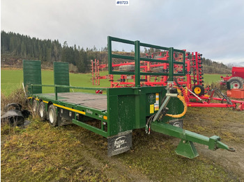 Low loader trailer