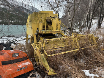 Combine harvester NEW HOLLAND